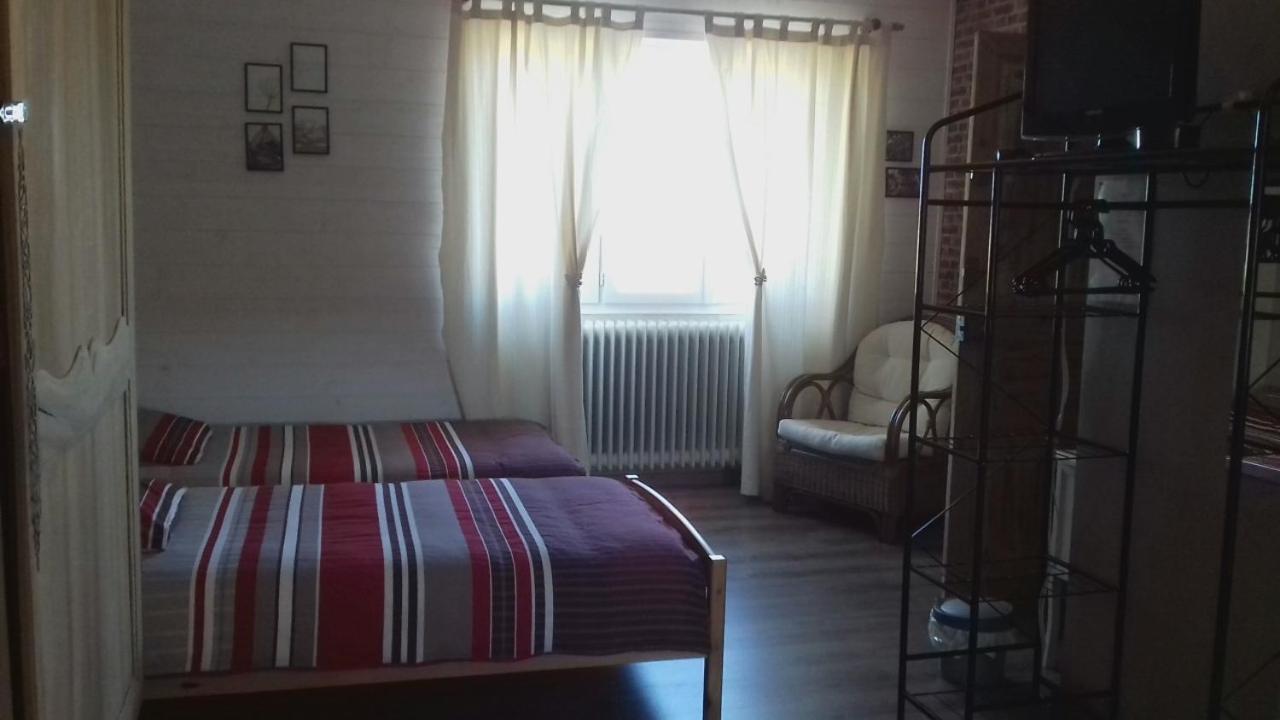 Entre Marais Et Gatine Bed & Breakfast Saint-Pompain Eksteriør bilde
